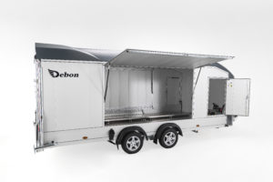 Debon Roadster 2000 er en skaphenger og biltransporter