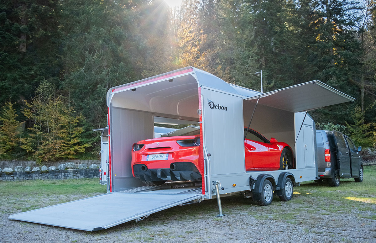 Debon Roadster 2000 er en biltransporter, bilfrakter